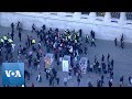 Police and Pro-Palestinian Protesters Clash in London | VOANews