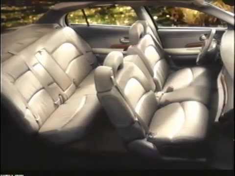 Video: Missä on vuoden 2002 Buick LeSabre Customin akku?