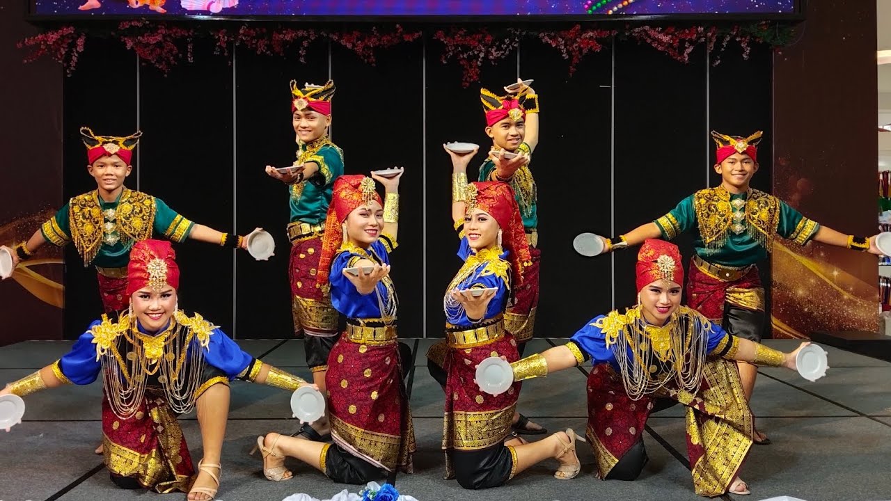 Tari Piring Kreasi by Tandak Remang SMK Tatau 