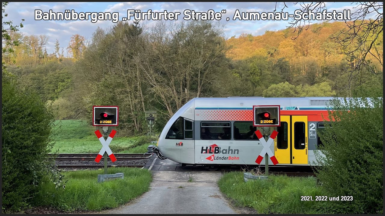 2 Züge-Bahnübergang 