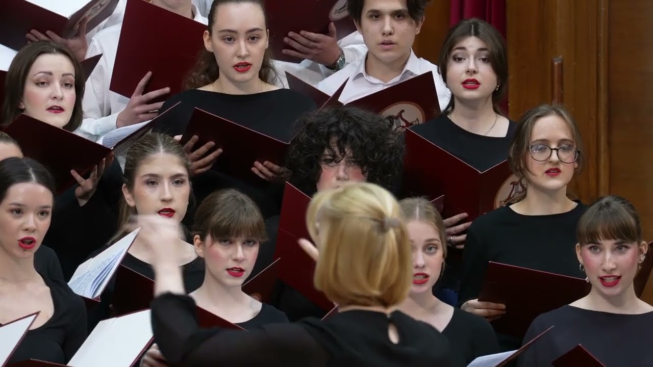 ПРОГРАМ


Стеван Ст. Мокрањац: Друга руковет „Из моје домовине“
Мешовити хор ученика средње школе
солиста: Теодор Грегор Илић, 2. смш, баритон
класа: Валентина Ташкова, проф.
диригент: Милица Ђокић, проф.

Цвето, калешо - Косово и Метохија
изводи: група певача и свирача смш одсека за СТПС
класе: Бранко Тадић, Милица Ђорђевић, Наташа Михаљинац 
и Милош Николић, проф.

Осу се небо звездама - Мачва
изводи: група певача смш одсека за СТПС
класе: Бранко Тадић, Милица Ђорђевић и Наташа Михаљинац, проф.

Л. Браувер: Концертна етида бр. 14
Петар Травица, 4. смш, гитара
класа: Ана Маринковић Мујезиновић, спец. проф.

П. И. Чајковски: Забыть так скоро
Ивона Јанковић, 3. смш, сопран
класа: Сања Пљакић, проф.
клавирска сарадња: Катарина Јовановић, проф.

С. Рахмањинов: Етида-слика, оп. 33, бр. 9, цис-мол
Мауси Шабани, 4. смш, клавир
класа: Бојана Божић Симишић, проф.

А. Понкијели: Капричо
Маша Вуковић, 4. смш, обоа
класа: Емоке Гњатовић, проф.
клавирска сарадња: Мирјана Вујовић, проф.

Ф. Крајслер: Бечки каприс, оп. 2
Душан Арсеновић, 2. смш, виолина
класа: Милош Чорлија, проф.
клавирска сарадња: Јелена Капор, проф.
 
Г. Доницети: L’amante spagnuolo
Ивона Докић, 2. смш, мецосопран
класа: Ивана Димитријевић-Аранђеловић, проф.
клавирска сарадња: Јелена Шиљег, проф.

Ј. Брамс: Скерцо
Маша Радовановић, 2. смш, виолина
класа: Владимир Марковић, проф.
клавирска сарадња: Јулијана Шуловић, проф.

Ф. Лист: Риголето парафраза
Теодора Јерковић, 3. смш, клавир
класа: Татјана Ђорђевић, проф.

Ф. Менделсон: Is not His word like a fire?
арија Илије из ораторијума „Илија“
Бојан Медић, 4. смш, баритон
класа: Валентина Ташкова, проф.
клавирска сарадња: Катарина Јовановић, проф.

Ф. Лист: Трансцендентална етида бр. 12
Михајло Јелић, 4. смш, клавир
класа: Татјана Ђорђевић, проф.

Д. Шостакович: Романса
Наталија Савић, 4. смш, виолина
Матеја Ђорђевић, 2. смш, виолина
Сара Туњић, 2. смш, виолина
Тамара Стефановић, 4. смш, виолина
Луција Гргуревић, 4. смш, клавир
класа: Ана Симонутти, проф.

К. Нилсен: Романса и Хумореска
Маша Вуковић, 4. смш, обоа
Мауси Шабани, 4. смш, клавир
класа: Владимир Динић, проф.
 
E. Григ: Пер Гинт, прва свита
IV. У дворани горског краља 
Оркестар ученика средње школе
диригент: Зорана Чукић, проф.

E. Eлгар: Концерт за виолончело и оркестар, е-мол, оп. 85 
I. Adagio - Moderato
Оркестар ученика средње школе
Анђелка Петковић, 3. смш, виолончело
класа: Дејан Травица, проф.
диригент: Зорана Чукић, проф.

С. Рахмањинов: Клавирски концерт, бр. 2, це-мол, оп. 18
I. Moderato
Оркестар ученика средње школе
Калин Дугалић, 2. смш, клавир
класа: Марко Ђорђевић, проф.
диригент: Зорана Чукић, проф.

A. Maркез: Дансон бр. 2 
Оркестар ученика средње школе
диригент: Зорана Чукић, проф.

април 2026. године
велика сала Коларчеве задужбине

Видео: Diznilend
Аудио: Зоран и Милош Маринковић

више информација:
тел: 011/3243-538
www.mokranjacbg.rs
Facebook - страница школе
e-mail: sekretarijat@mokranjacbg.rs