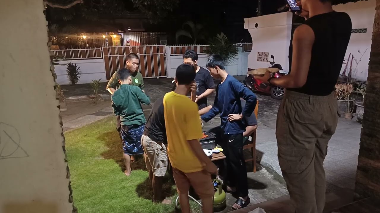 Bakar bakar rumah mada desember