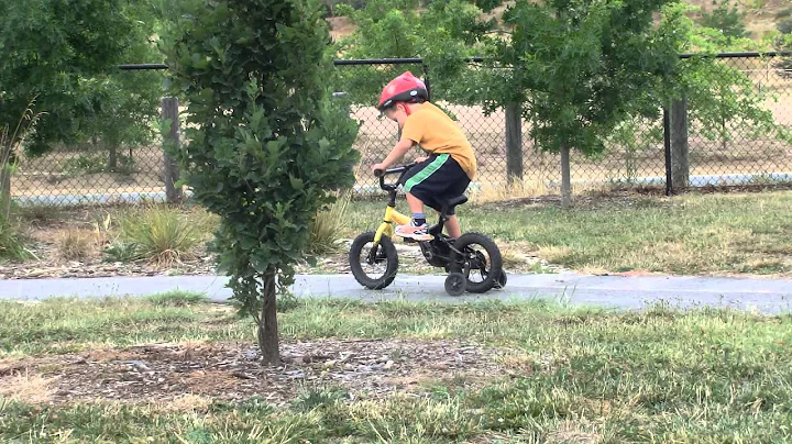 Elijah Hickman riding his bike at Mount Stromlo