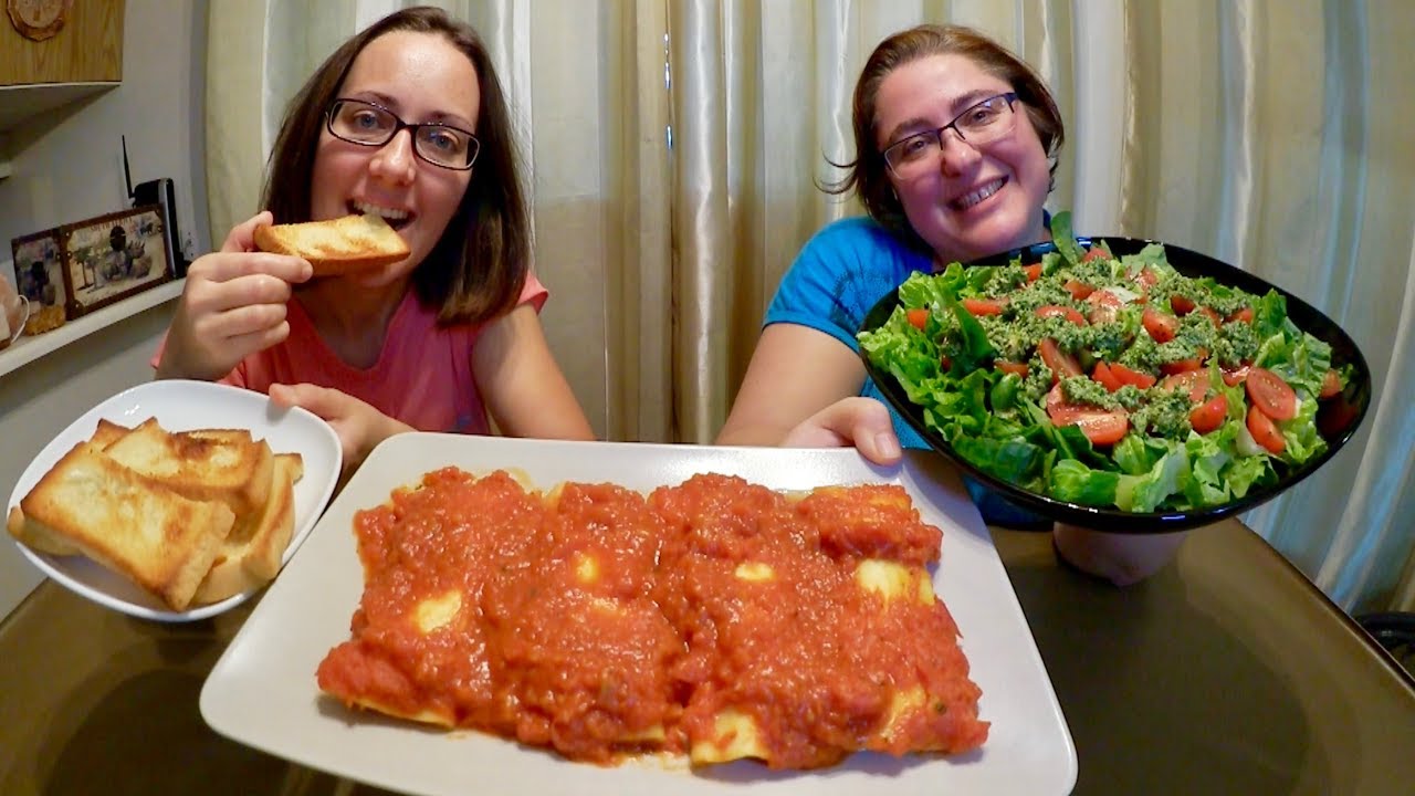 Cheese Cannelloni, Garlic Bread And Salad | Gay Family Mukbang (먹방) - Eating Show