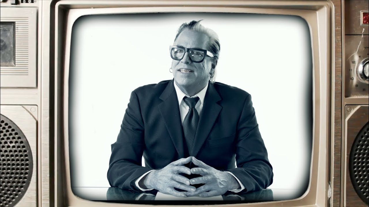 WELL HUNG HEART - "OBEY" MUSIC VIDEO feat. Noodles of The Offspring