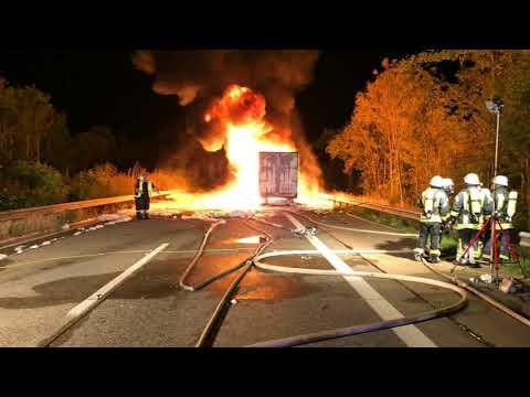 feuerwehr münchen LKW gerät auf A 1 bei Hetzerath in Brand