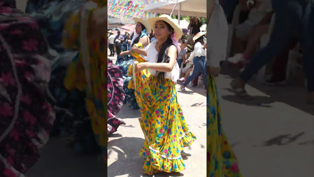 Tuzantla inaugura su máxima fiesta con un despliegue de color