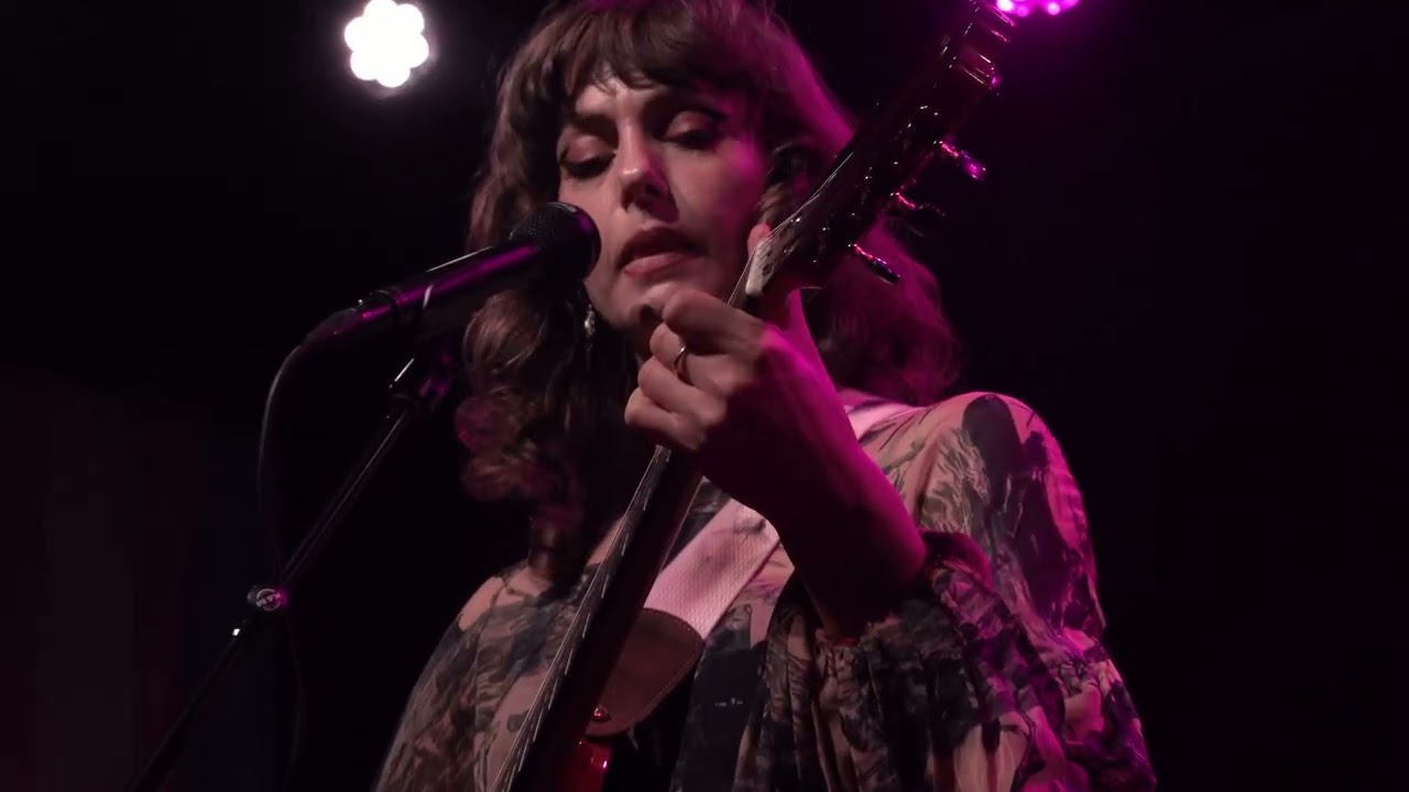 Hannah Cohen - Rag (Music Hall of Williamsburg, NYC 11/21/25)