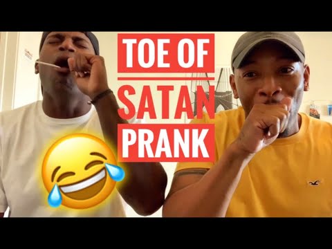 hilarious-toe-of-satan-prank!!!