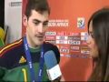 Iker Casillas kissing his girlfriend Sara Carbonero (HD).avi