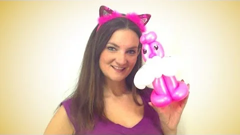 Easy KITTY CAT Balloon Animal Tutorial - Learn Balloon Animals with Holly!