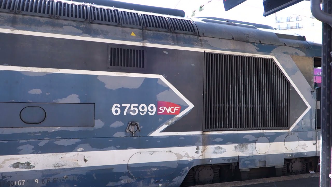 Cabine de conduite + tour de la loco BB 67400 de 1969 + départ AGC bimode élec-Diesel | Transilien P