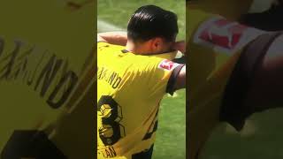 ลุงแฟนดอร์ทมุนด์ ถึงกับส่ายหัว เมื่อทีมโดนนำ 2-0