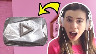 EATING THE DIAMOND PLAY BUTTON?!? REAL CHOCOLATE!!!