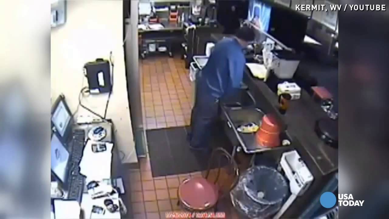 Pizza Hut Manager Caught Peeing In Kitchen Sink