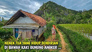 Download Lagu PEMBERANI NENEK TUA HIDUP SENDIRIAN DI BAWAH KAKI GUNUNG ANGKER MP3