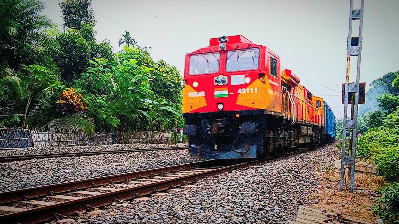 [IRFCA]Most Powerful diesel Freight Locomotive LHF ROZA WDG4G(49111 ...
