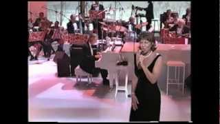 Natalie Cole LIVE - Christmas Medley