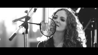 Video thumbnail of "Robyn Stapleton - Ae Fond Kiss"