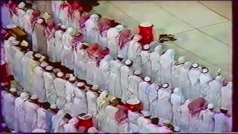 تلاوة جميلة جداً للشيخ علي جابر ﴿وآية لهم الأرض الميتة أحييناها وأخرجنا منها حبا فمنه يأكلون﴾