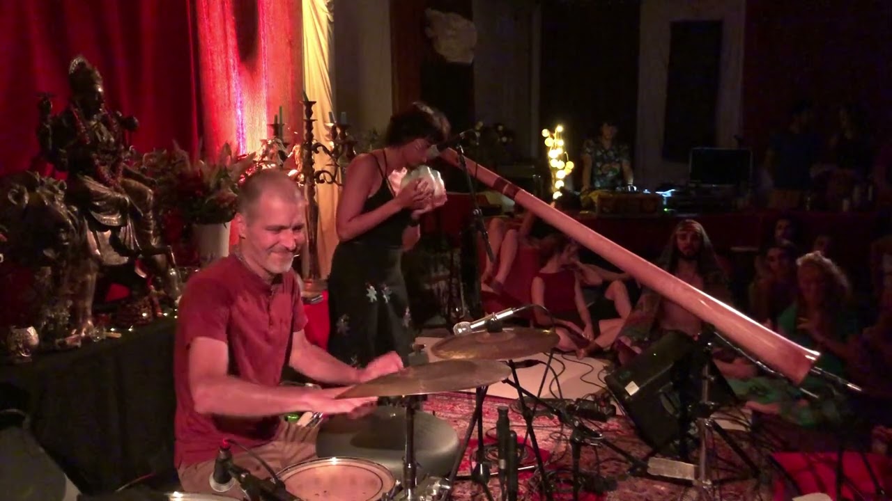 "Mihena" performed Live in France // Adele Blanchin & Jeremy Nattagh // Huaca & Zagdrum