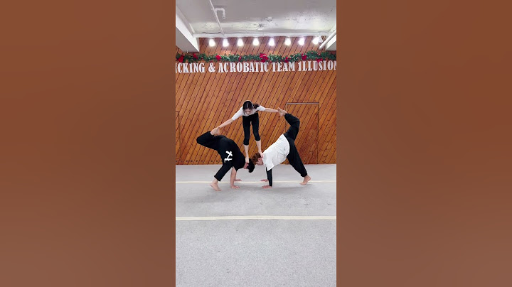 목 위에다 사람을 올린다고⁉️😱 Trio yoga challenge