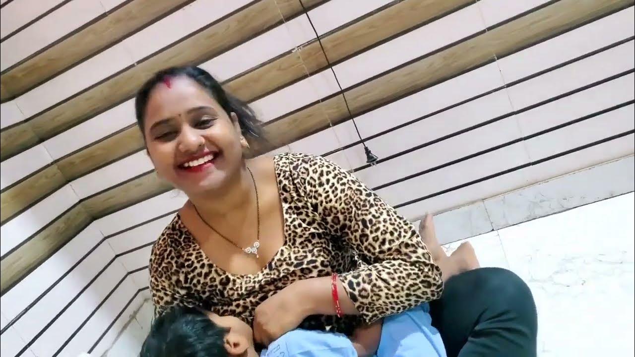 Mummy Apne Bacche Ko Dudh Pila Rahi Hain Video Viral Tranding Shortsvideos Youtube 