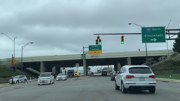 Left turn yield on green at doghouse traffic signal