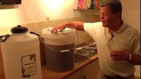 Racking/Siphoning Your Wine for a Secondary Fermentation