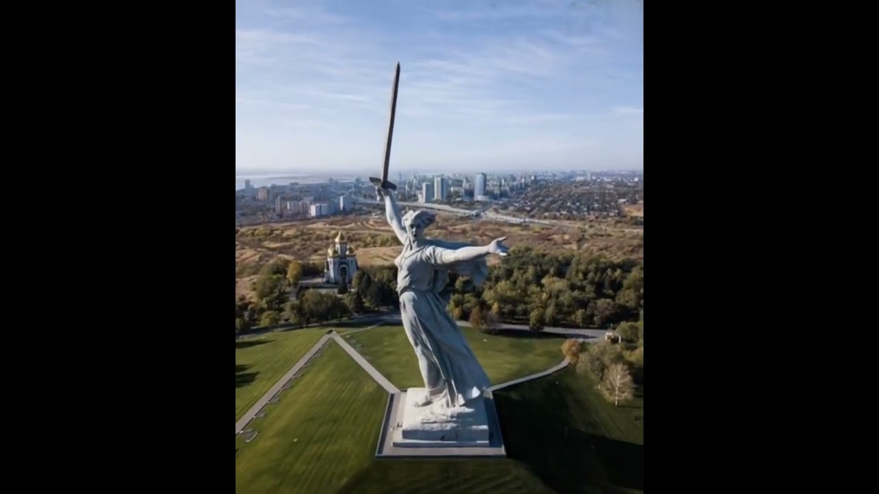 The Motherland Calls in Volgograd 🇷🇺 A Sword Illuminates the Sky 🗡