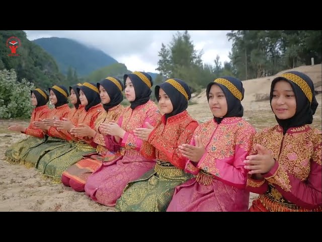 RATOH JAROE || Tarian Adat Aceh  { performed by TNA Fatih Students } class=