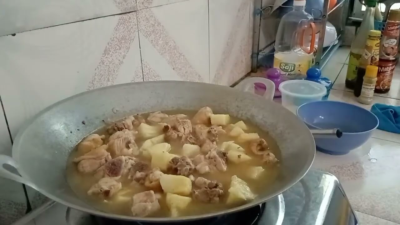 Ayam Masak Kicap Campur Dengan Buah Nenas