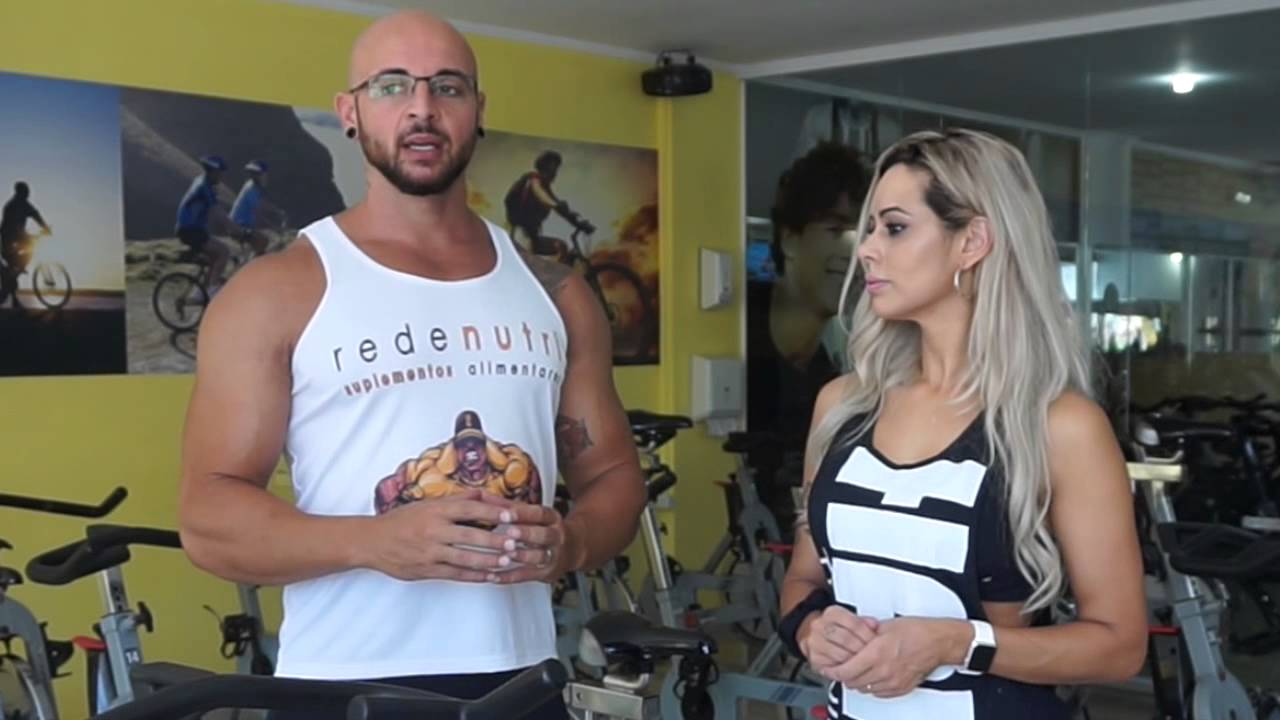 Exercício afundo para aumento glúteos