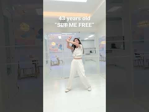 TWICE &amp;quot;SET ME FREE&amp;quot; 43 years <strong>old</strong> <strong>Dance</strong> challenge #TWICE #40s #트와이스ㅣ토깽이네