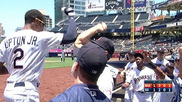 MIA@SD: Upton Jr. levels the score with a solo homer