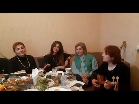 მეგობრებთან ერთად.