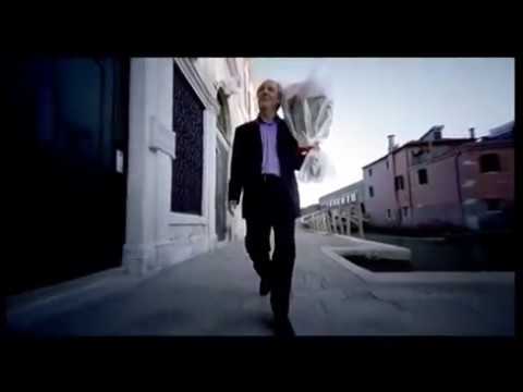 Lhomme Au Bouquet De Fleurs Maxime Le Forestier