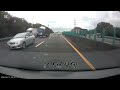 國道3號兩輛貨車碰撞雙雙側翻，其中一輛再遭另輛小貨車追撞。