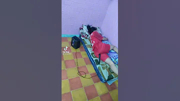 بتصحي ع صوت ضرطة جيص من الصب 