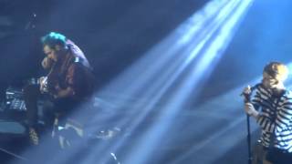 5sos amnesia live in manila