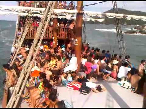 Barco Pirata Wow wow en cambori 250 barco pirata meia praia youtube Barco Pirata Wow wow en cambori 250 barco pirata meia praia youtube