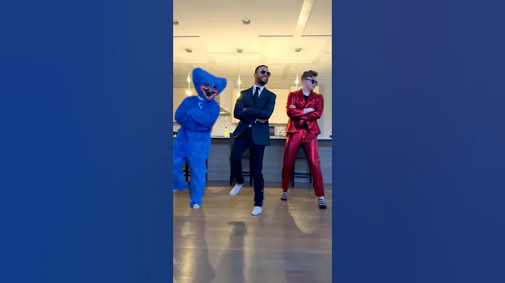 Teaching CG5 The Dance to my New Song