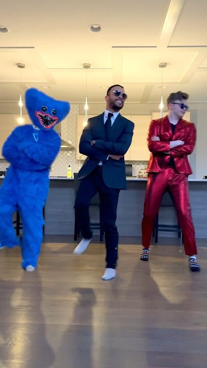 Teaching CG5 The Dance to my New Song