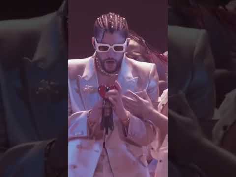 Bad Bunny Has Entered His Madonna Era Badbunny Mtv Vmas2022 Vmas Newyork Unveranosinti