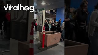 Crazy Long Lines at Atlanta Airport || ViralHog