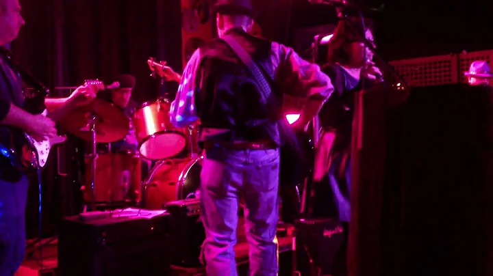 Cialtron's Plas Guantanamera Mozart Rock Live @ Il...
