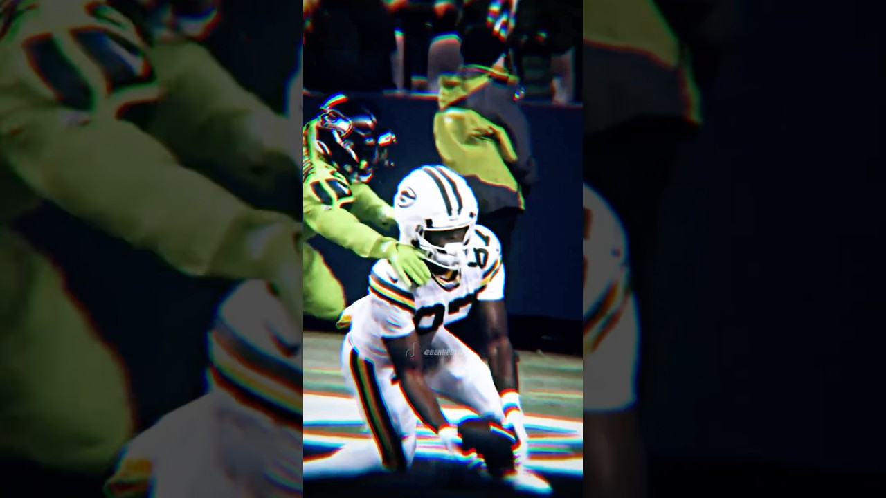 ‪Unreal catch by Romeo Doubs 🔥😳‬ 