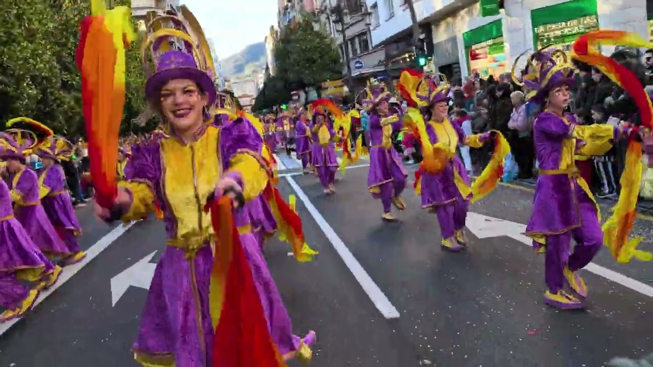 Carnaval Oviedo 2025 -Charangas los Gijonudos y Restallones-
