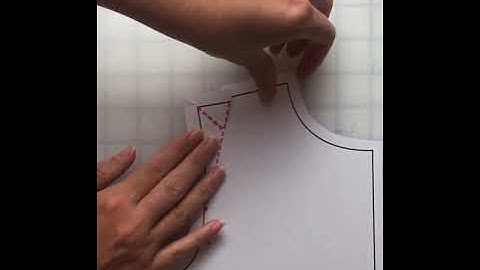 Shoulders too wide - Option 1 - How to fix wide shoulders on a sewing pattern
