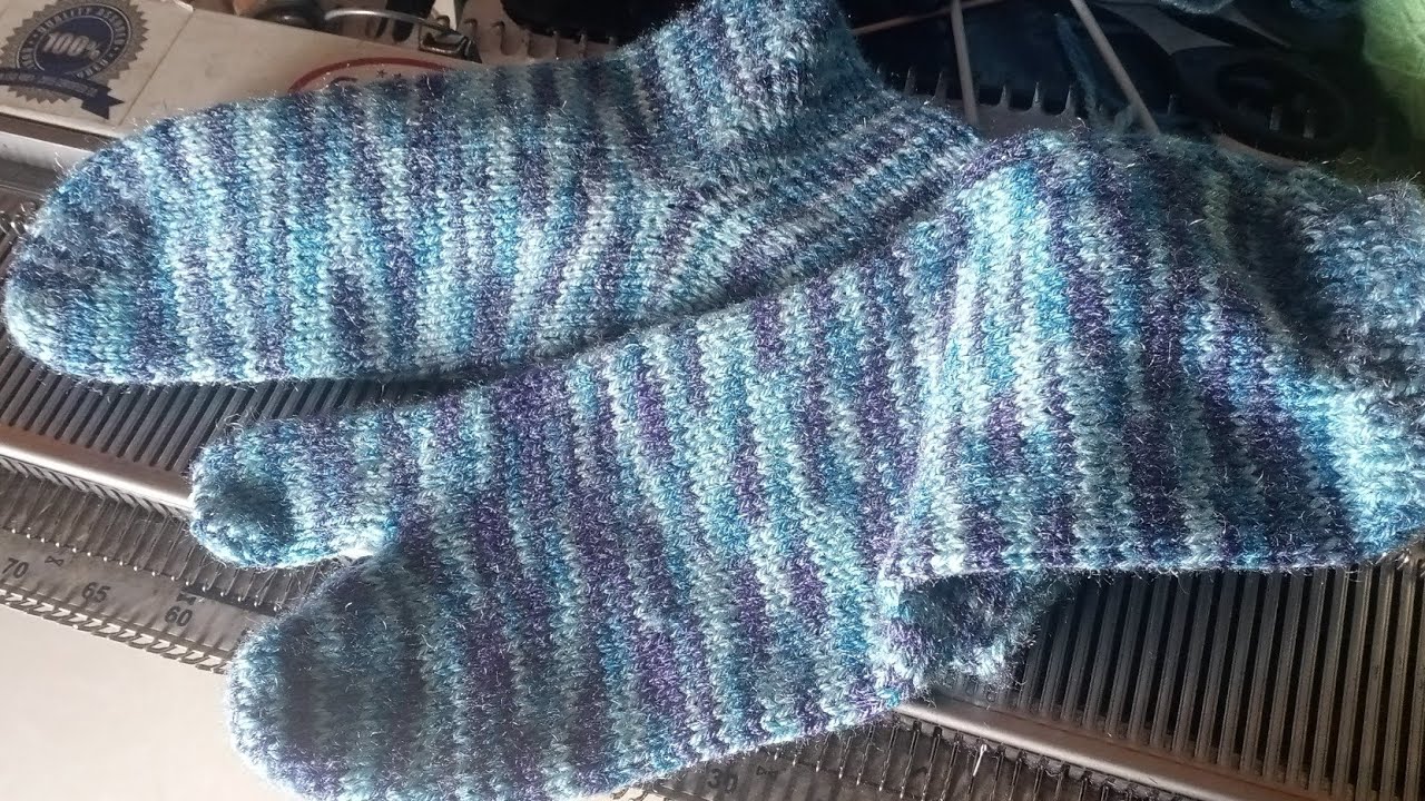 thumb socks in knitting Machine🧦. (unisex socks) बुनाई मशीन में सॉक्स (मोजे) डिजाइन